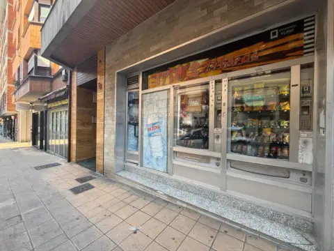 Local comercial en calle del Palacio Valdés