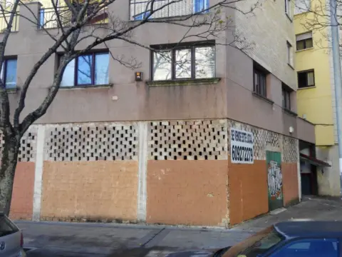 Local comercial en calle de Iturrama, 1