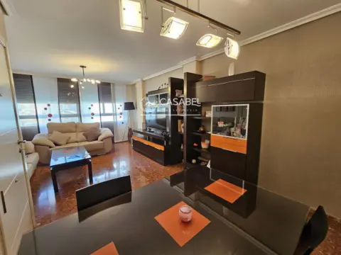 Piso en Santa Rosa-Valdeolleros