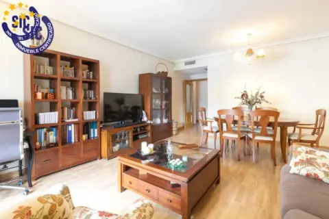 Piso en calle calle Mestre L Fuertes Julvez