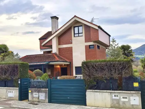 Casa en Masip-La Ería-La Argañosa-Parque del Oeste