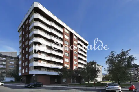 Piso en calle Martxoak 8