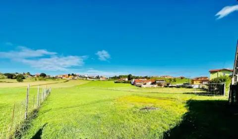 Terreno en calle La Cruz de Illas