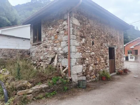 Casa en San Claudio-Trubia-Las Caldas