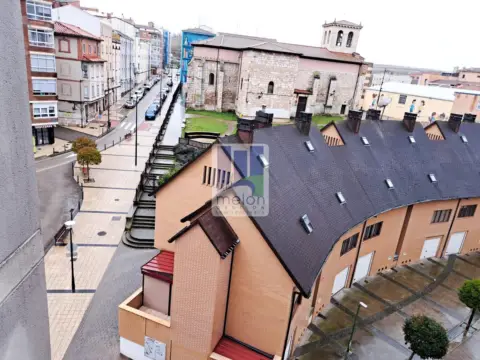 Piso en calle S.Pedro y S.Felices