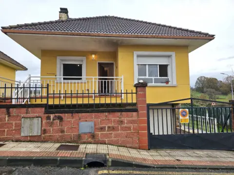 Casa en calle de la Laguna