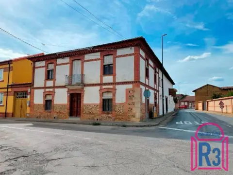 Casa en Villaturiel