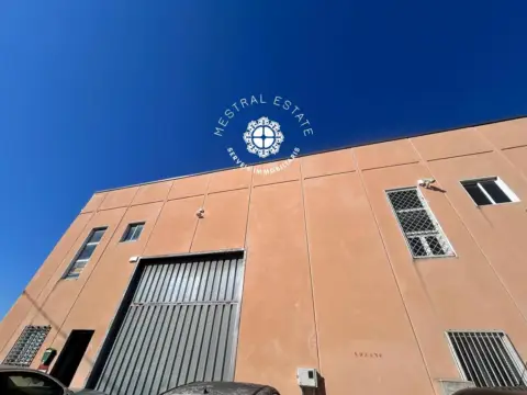 Nave industrial en Plaça d'Europa-Covamar