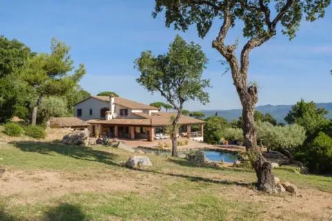 Chalet en Carrer de la Roca Alba, 432