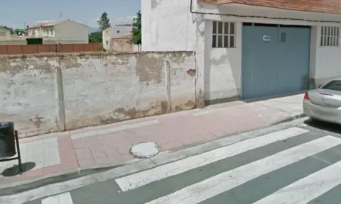 Local comercial en calle Marqués de Fuertegollano
