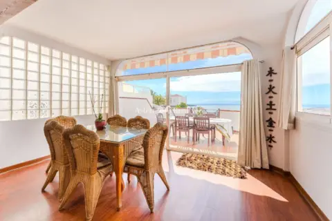 Casa pareada en calle Asturias