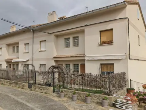 Casa en calle Letra b, 5