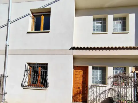 Casa en calle Letra b, 5
