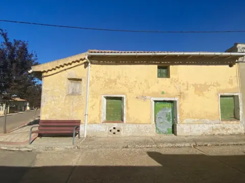Casa en calle León, 18