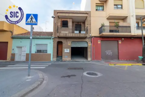 Casa en calle Colón, 55