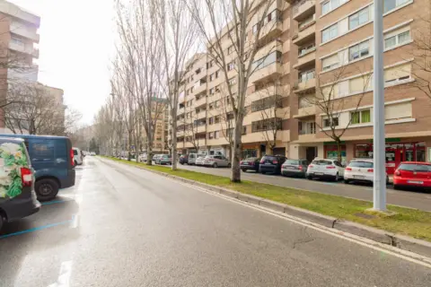 Local comercial en calle de Iturrama, 34