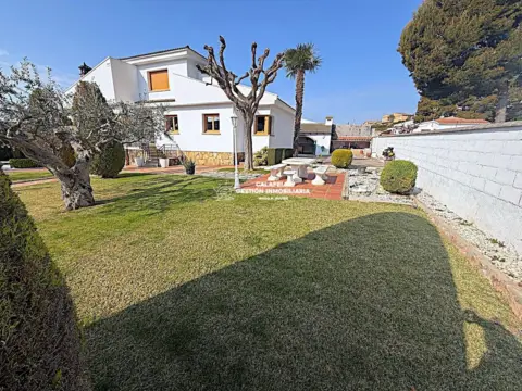 Chalet en Carrer de la Tórtora