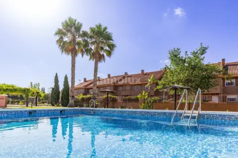 Casa adosada en Ciudad Jardin