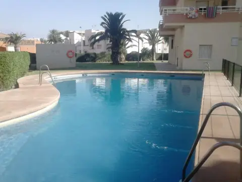 Piso en Urbanización de Roquetas-Las Marinas