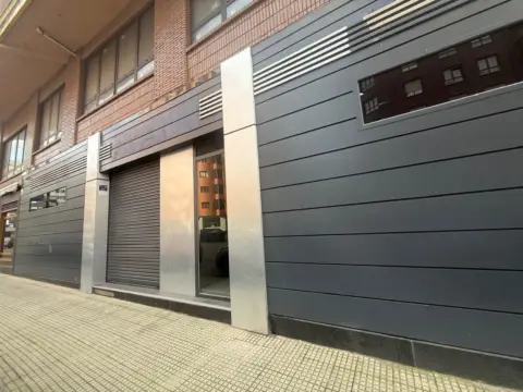 Local comercial en calle de Fernando Morán, 4