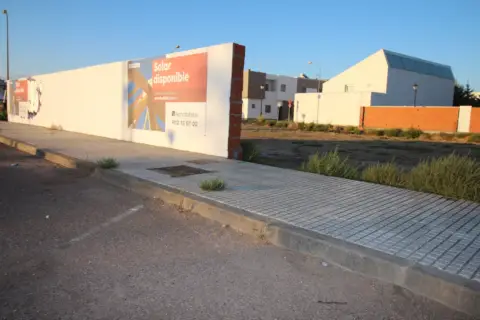 Terreno en calle María Pino