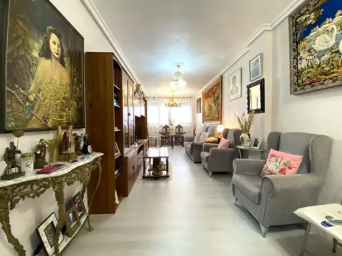 Piso en calle de Casimiro Sáinz