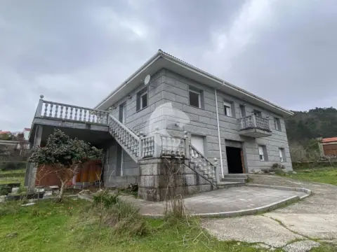 Casa en Bouzadrago-Entrimo