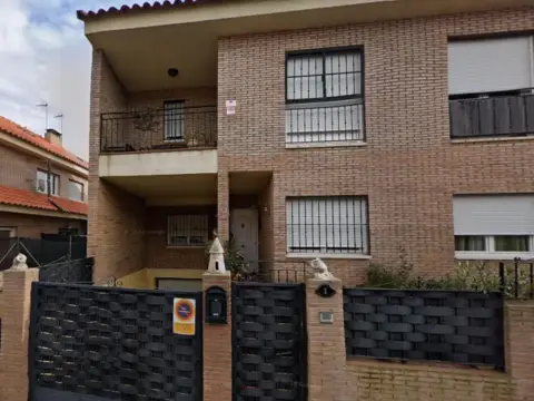 Casa adosada en Las Ventas de Retamosa