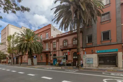 Piso en Avenida Primero de Mayo, 54