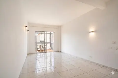 Piso en Avenida de los Hermanos Fernández Perdigón, 6