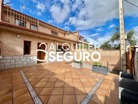 Chalet en San Crispín - La Estación Consorcio