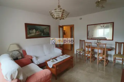 Piso en La Adrada