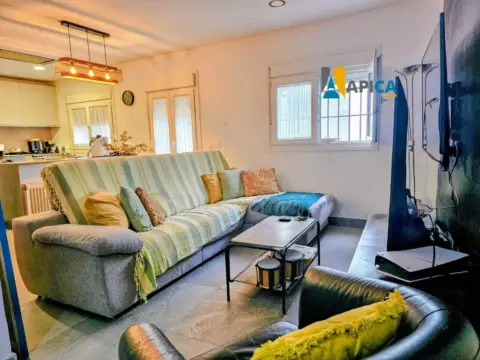 Casa adosada en Núcleo