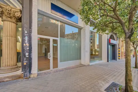 Local comercial en Milagrosa - Arrosadia