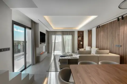 Ático en Nueva Andalucía-Centro