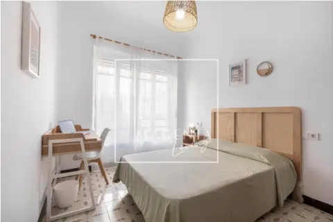 Habitación en calle del Poeta Quintana