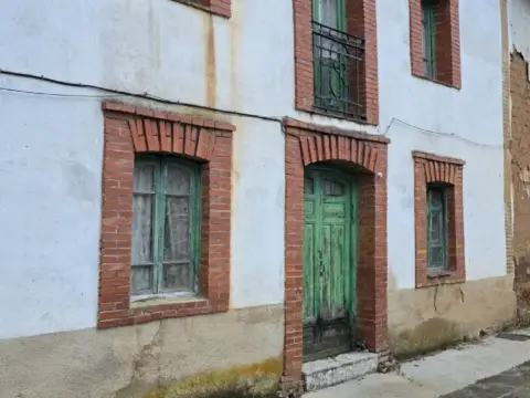 Casa en calle Monte