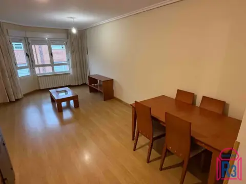 Piso en calle de Jacinto Benavente