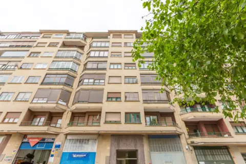 Piso en calle de Zolina, 6