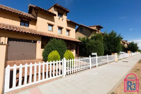 Casa adosada en Club de Golf