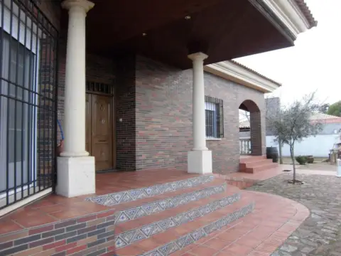 Chalet en Nuevo Hospital