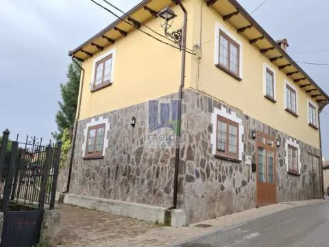 Casa en calle Cardeñadijo