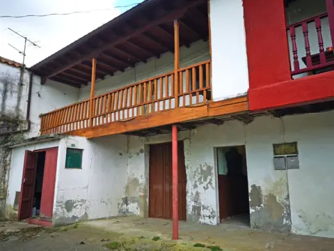 Casa en calle Barrio Secadura - Zona Alvarado, nº 98
