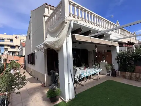 Chalet en Canet Den Berenguer