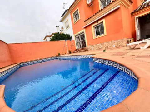 Casa pareada en Espartinas