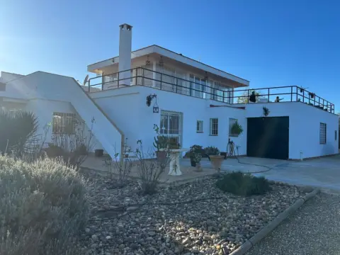 Chalet en Aznalcázar