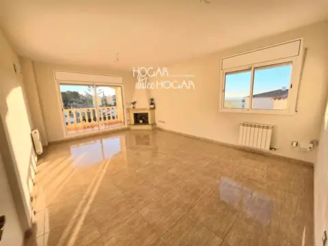 Casa pareada en La Pobla de Montornès
