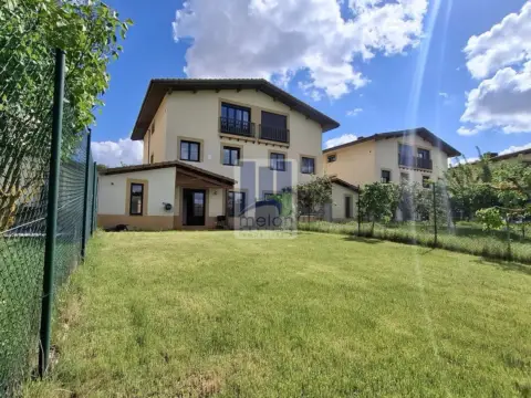 Casa en calle Cardeñadijo