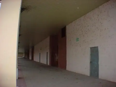Local comercial en calle de la Cerámica