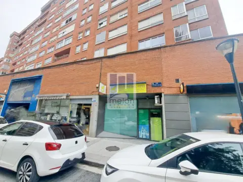 Local comercial en calle de Petronila Casado